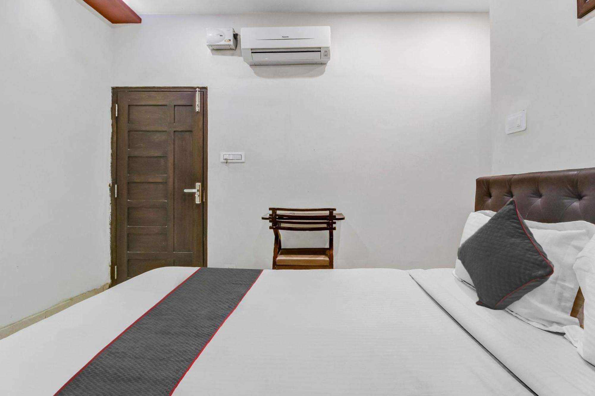 Collection O Galaxy Suites Haïdarabad Extérieur photo