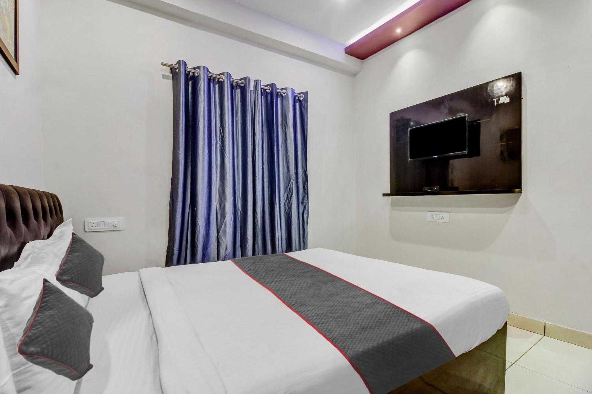 Collection O Galaxy Suites Haïdarabad Extérieur photo