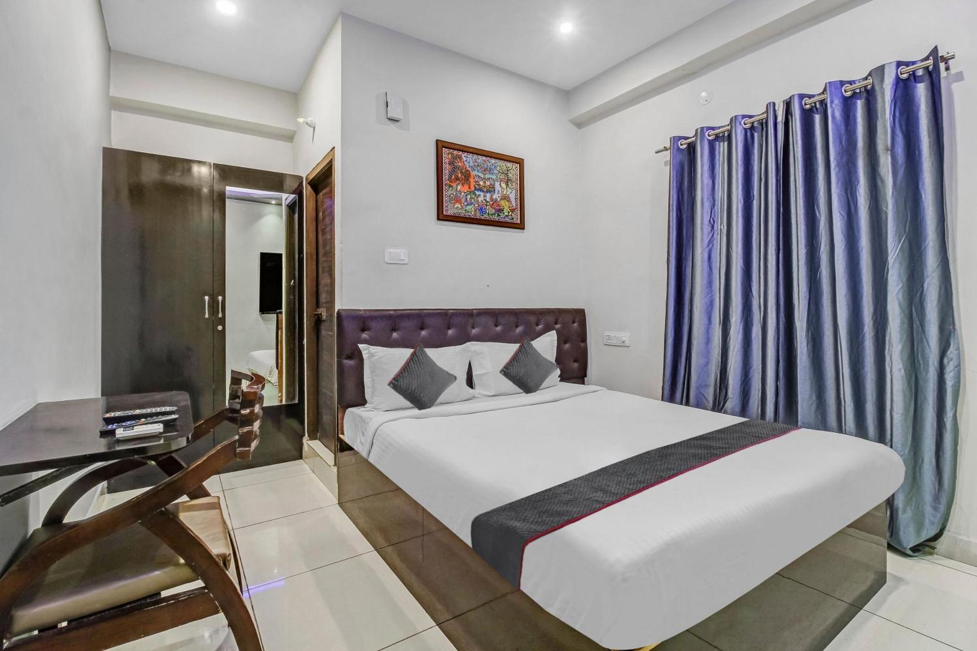 Collection O Galaxy Suites Haïdarabad Extérieur photo