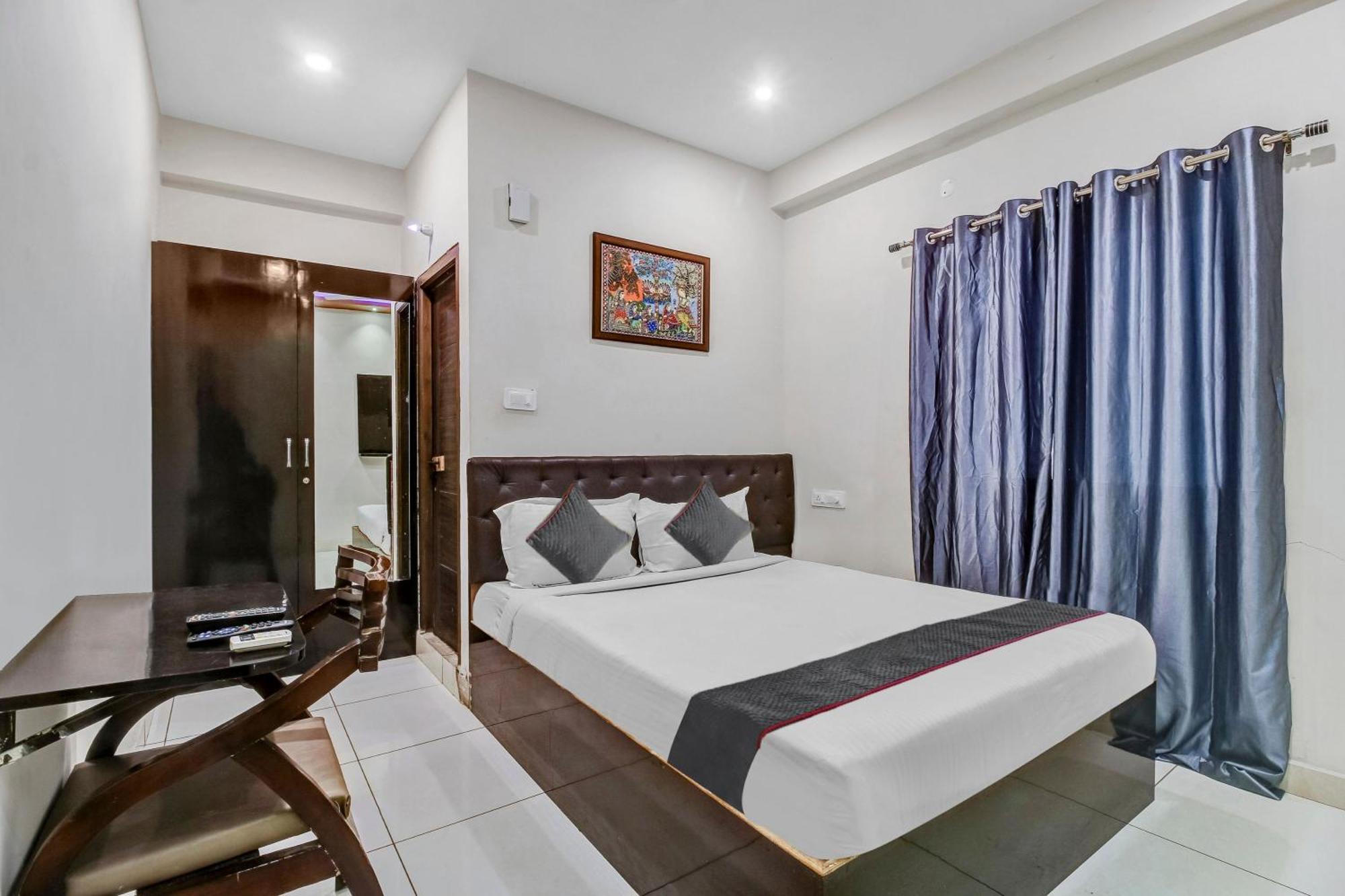 Collection O Galaxy Suites Haïdarabad Extérieur photo